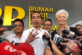 Le président Jokowi invite Christine Lagarde à visiter le RSPP