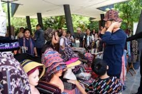 Président Jokowi visite des MPME et des sites touristiques à Labuan Bajo avant le sommet de l&#039;ASEAN