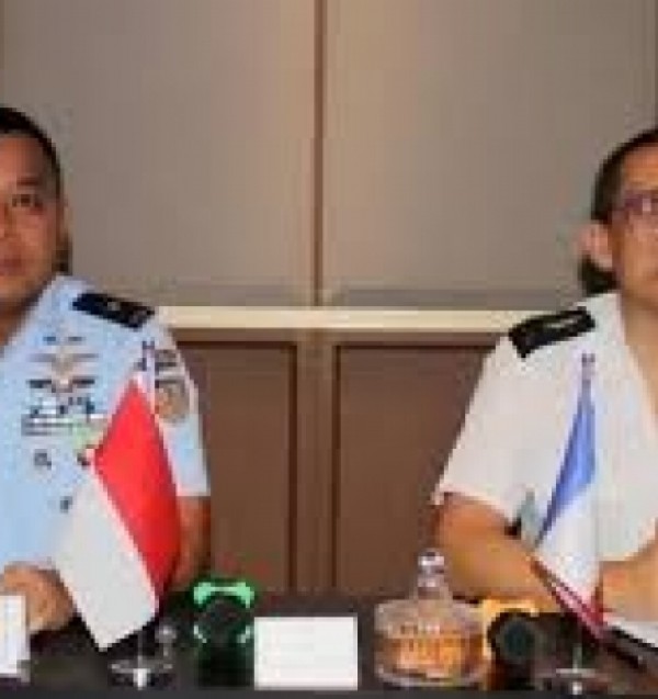 Die indonesischen Luftstreitkräfte TNI AU  baut  im Verteidigungsbereich eine Zusammenarbeit mit 