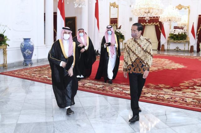20220608_-_Presiden_Jokowi_Terima_Kunjungan_Menlu_Arab_Saudi_Bahas_Soal_Haji_hingga_Ekonomi.jpeg