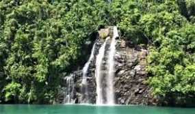 Der Wasserfall Kahatola in der Provinz Nordmolukken.