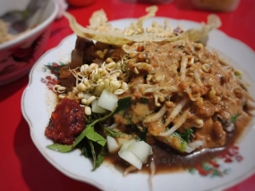 Nasi Rawon Pecel