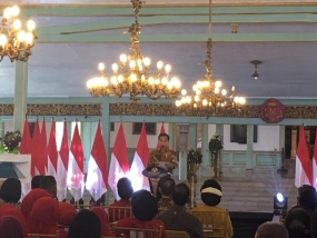 Der indonesische Prӓsident Joko Widodo wartet auf das Ergebnis der Wahl des Vorsitzenden der MPR