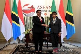 Indonesien und Tansania diskutieren über den Ausbau bilateraler Beziehungen