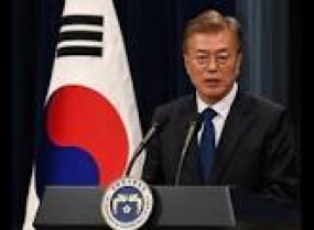 Präsident Moon Jae- in sprach den Opfern des Tsunamis ein Beileid aus