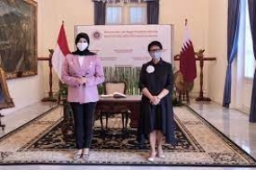 Indonesiens Aussenministerin   erörtert die Stärkung der bilateralen Zusammenarbeit und Afghanistan-Fragen in Katar