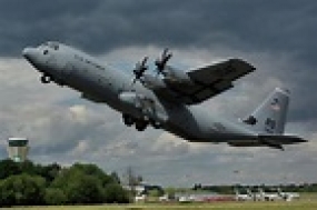 Der Präsident übergab neueS Kampfflugzeug C-130J-30 Super Hercules A-339 an die indonesische Luftwaffe