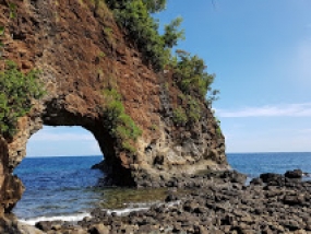 Die Molana Insel auf den Molukken