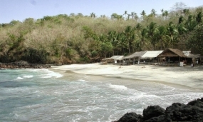 Der Amuk Bay Strand auf Bali