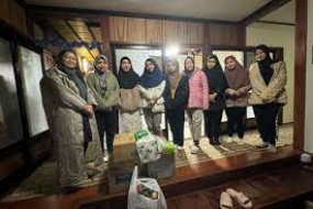 Die indonesische Botschaft in Tokio verteilt Hilfsgüter an die vom Erdbeben betroffenen indonesischen Bürger