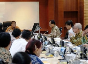 Die Sitzung des Nationalen Rates für Sonderwirtschaftszonen wird vom koordinierenden Wirtschaftsminister Darmin Nasution als Vorsitzendem des KEK-Nationalrates geleitet.