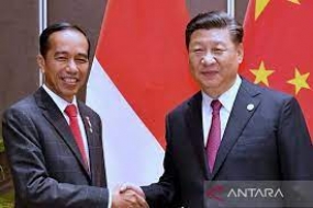 Xi Jinping ruft  Jokowi  an ,  um über G20, die Ukraine und den  Schnellzug zu sprechen