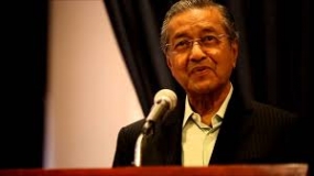 Malaysischer König akzeptiert den Rücktritt von Premierminister Mahathir.