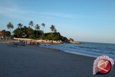 Der Parai Tenggiri Strand in Bangka Belitung