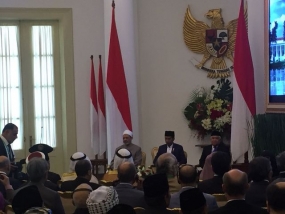 Präsident stellt Indonesien vor Teilnehmern des Beratungsforums der islamischen Prediger in Bogor vor.