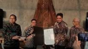Das Ministeriumfür Bildung und Kultur erhielt Zertifikat über Welterbe des Kohlenbergbaus Ombilin