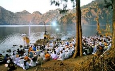 Das Ritual “Muleng Pekalem” aus Lombok