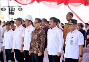 Präsident Joko Widodo legt den Grundstein für den Bau des  RSUP Krankenhauses in IKN