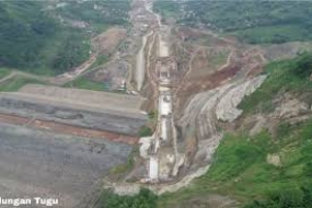 Die indonesische Regierung   wird  4 Staudämme in Ost-Java  bauen