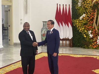 Indonesiens  Präsident Joko Widodo empfing den offiziellen Staatsbesuch vom Premierminister  Papua-Neuguineas, James Marape.