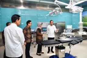 Präsident Joko Widodo weiht das Dienstleistungsgebäude für Mütter und Kinder im Sardjito-Krankenhaus ein