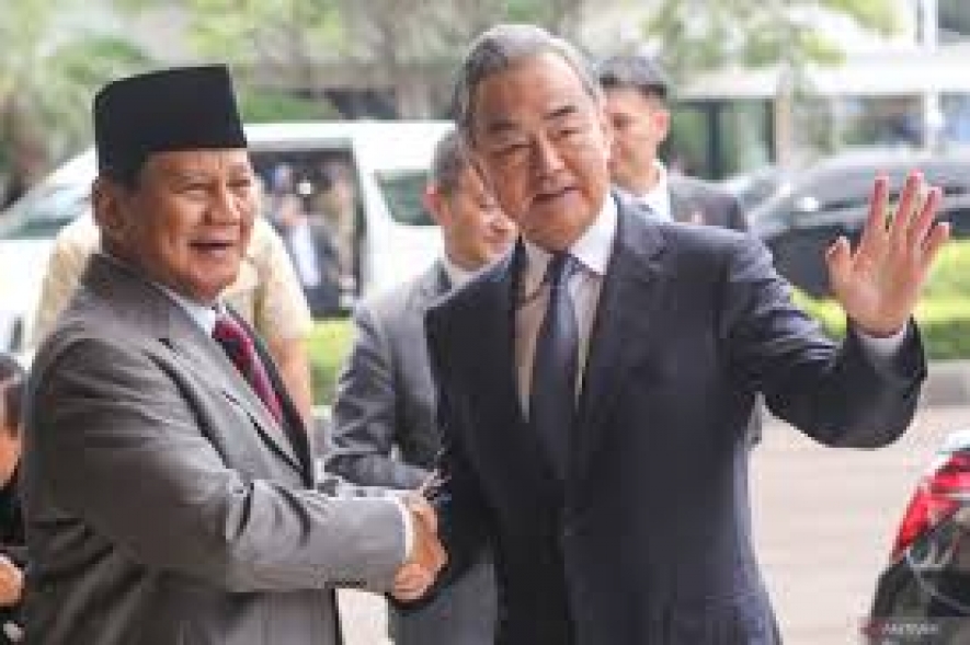 Indonesiens Verteidigungsminister  erhielt einen Besuch vom chinesischen Außenminister