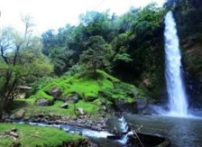 Der Wasserfall Ogi in Ostnusatenggara