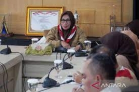 Syarifah Sofiah, Regionalsekretärin der Stadt Bogor  trifft sich mit den Vorbereitungen für die Bewertung des ASEAN Smoke Free Award (ASA) in Bogor , West-Java. (Öffentlichkeitsarbeit der Stadtregierung von ANTARA/HO-Bogor)