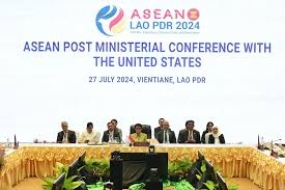 Beim ASEAN-US-Außenministertreffen in Vientiane hob die  indonesische Außenministerin  den Erfolg der ASEAN-US-Zusammenarbeit in vielen Bereichen hervor