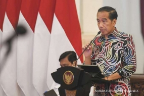 Präsident Joko Widodo fordert den Gesundheitsminister auf, die Zahl der Fachärzte und Dienstleistungen lokaler Krankenhäuser zu erhöhen