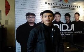 Triangle of Love  -  Nidji