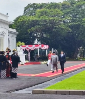 Indonesiens Präsident Prabowo empfing im Merdeka-Palast den Staatsbesuch vom Premierminister Singapurs.