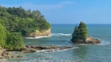 Der Strand Karang Gantungan in Sukabumi , Westjava