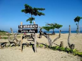 Die Schönheit des Strandes  Bodur   in Westjava