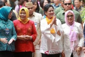 Präsidentengattin feiert  den Kartini-Tag in Bogor