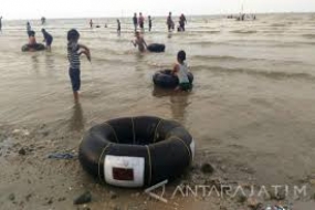 Der Delegan-Strand in Gresik