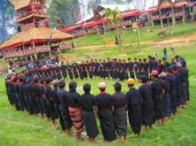 Der Ma’badong-Tanz aus Südsulawesi