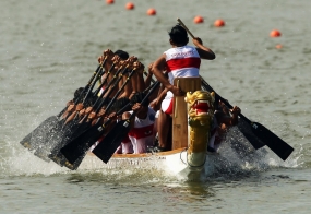 Indonesien gewann die Goldmedaille im 1000-m-Drachenboot der Männer bei den  Asian Games Hangzhou