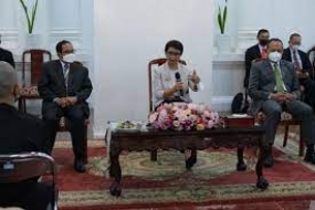 Außenminister Indonesiens und Kambodschas diskutieren über die Rückführung von Opfern der Gefangenschaft aus Indonesien
