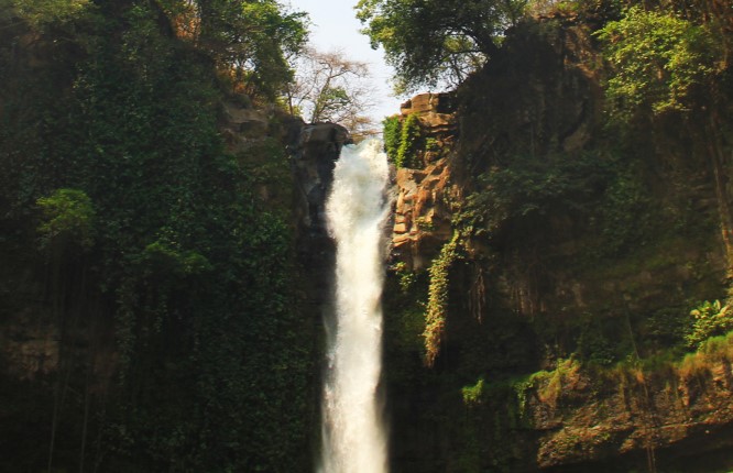 Keindahan Tersembunyi Air Terjun Coban Baung di Pasuruan