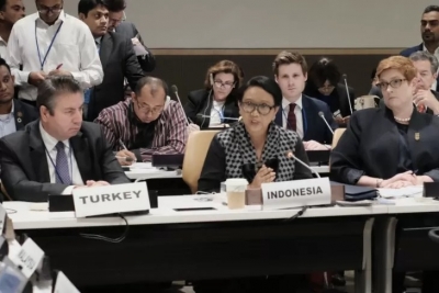 Menteri Luar Negeri RI Retno Marsudi menyampaikan pandangannya dalam pertemuan yang membahas situasi terkini di Rakhine State di sela-sela Sidang ke-74 Majelis Umum PBB di New York, Selasa (24/9/2019). (Kemlu RI)