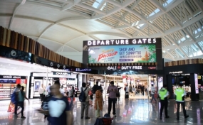 Suasana Terminal Internasional Bandara Internasional I Gust Ngurah Rai, Bali, saat berlangsungnya festival belanja &quot;Sunny Phoria&quot;. (ANTARA/HO/Humas Bandara Ngurah Rai)