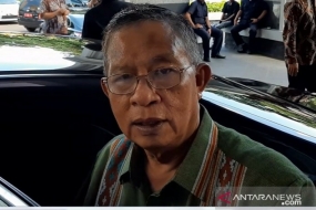 Menko Perekonomian Darmin Nasution saat menyampaikan keterangan kepada wartawan di Jakarta, Kamis (2/5/2019). 