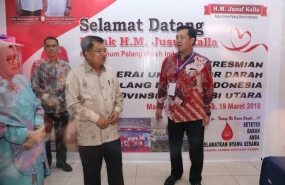 Jusuf Kalla Resmikan Gerai PMI Sulut di Pusat Perbelajaan Manado