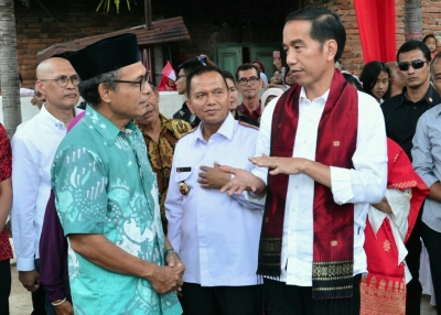 (Presiden Joko Widodo mengunjungi rumah Adinegoro, Sumatra Barat . Foto : Biro Pers Sekneg)