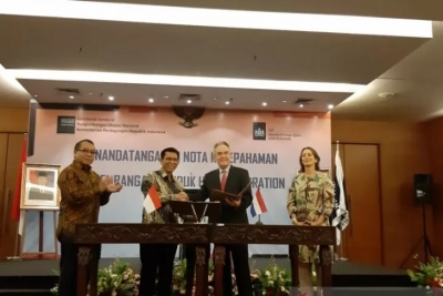 Penandatanganan nota kesepahaman antara Direktur Jenderal Pengembangan Ekspor Nasional Dody Edward dan Managing Director Centre for the Promotion of Imports from Developing Countries (CBI) Belanda Hans Obdeijn. (Mentari Dwi Gayati)