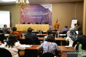 ocus Group Discussion (FGD) bertema Peran Pemerintah dan Lembaga Lokal dalam Perencanaan, Pengembangan, dan Pangarusutamaan Pariwisata, di Hotel Horisson Ultima Liss Malioboro Yogyakarta, Rabu (15/5).