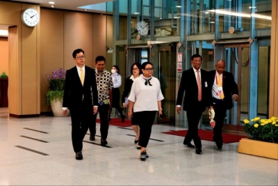 enteri Luar Negeri RI Retno Marsudi tiba di Bangkok, Thailand, Senin (29/7) untuk mengikuti rangkaian pertemuan tingkat menteri ASEAN. (Kemlu RI)