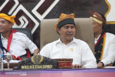 Wakil Ketua DPRD NTT Yunus Takandewa.