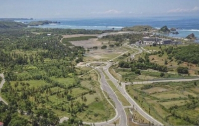 Foto areal ruas jalan gerbang barat Kawasan Ekonomi Khusus (KEK) Mandalika di Desa Kuta, Kecamatan Pujut, Praya, Lombok Tengah, NTB. ANTARA FOTO/Ahmad Subaidi/pri.